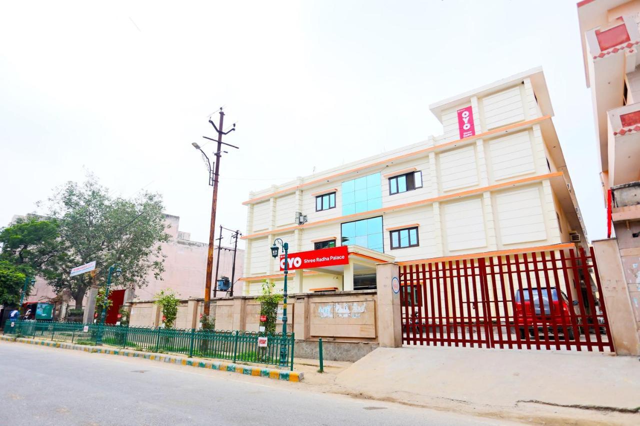 Oyo 30240 Shri Radha Palace Hotel Mathura Luaran gambar