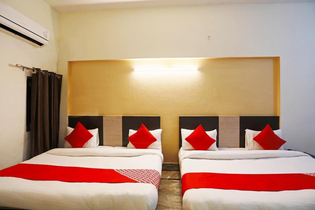 Oyo 30240 Shri Radha Palace Hotel Mathura Luaran gambar