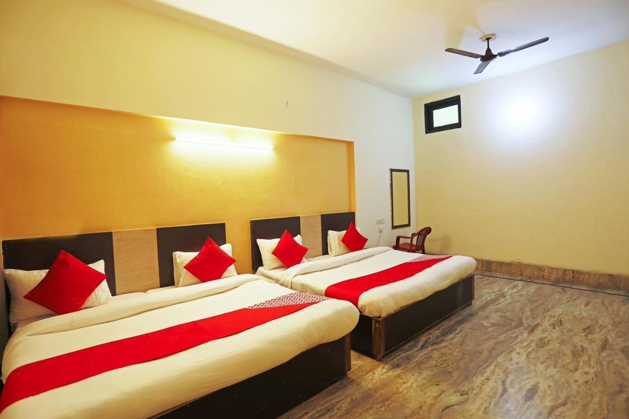 Oyo 30240 Shri Radha Palace Hotel Mathura Luaran gambar