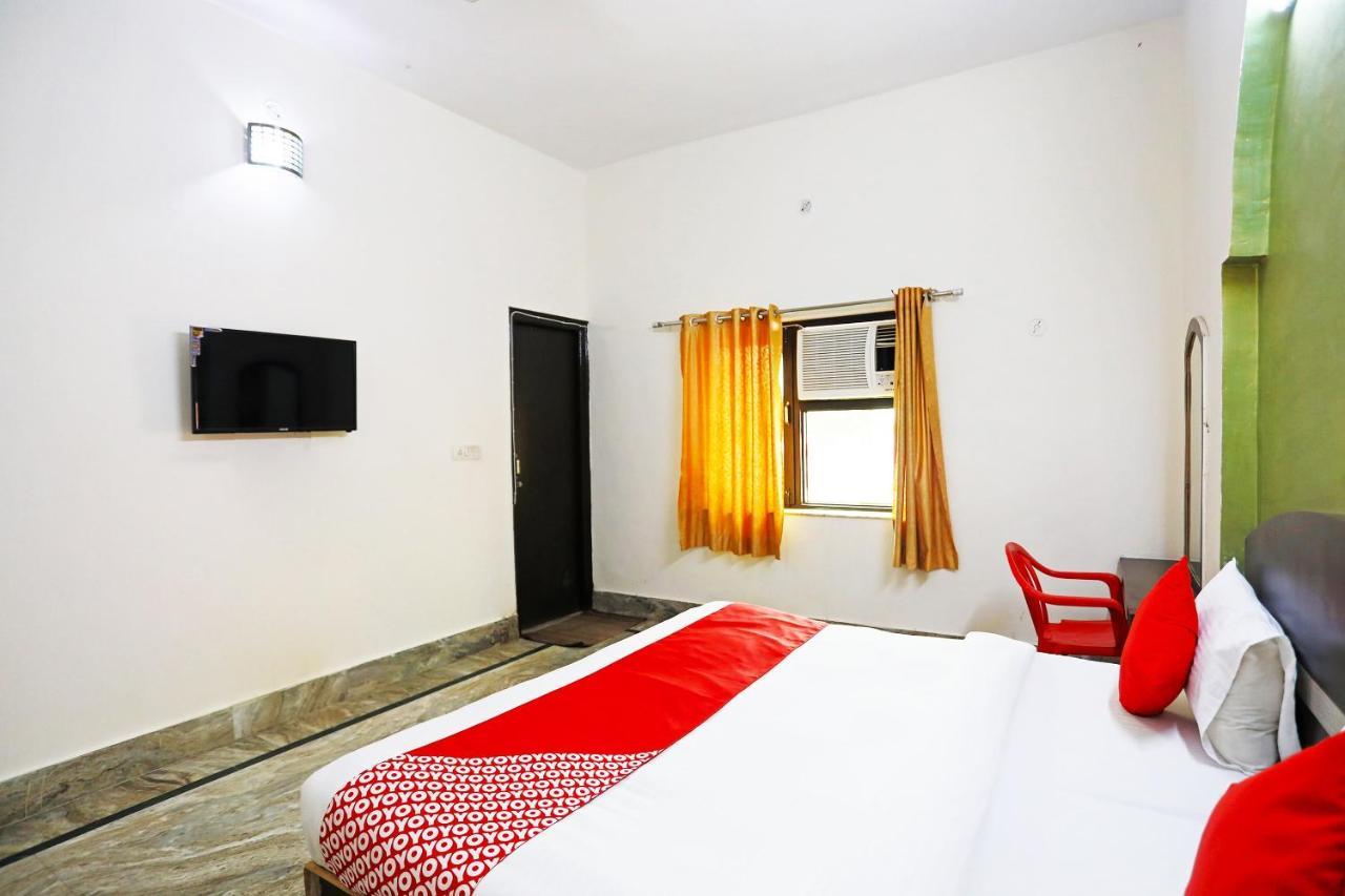 Oyo 30240 Shri Radha Palace Hotel Mathura Luaran gambar