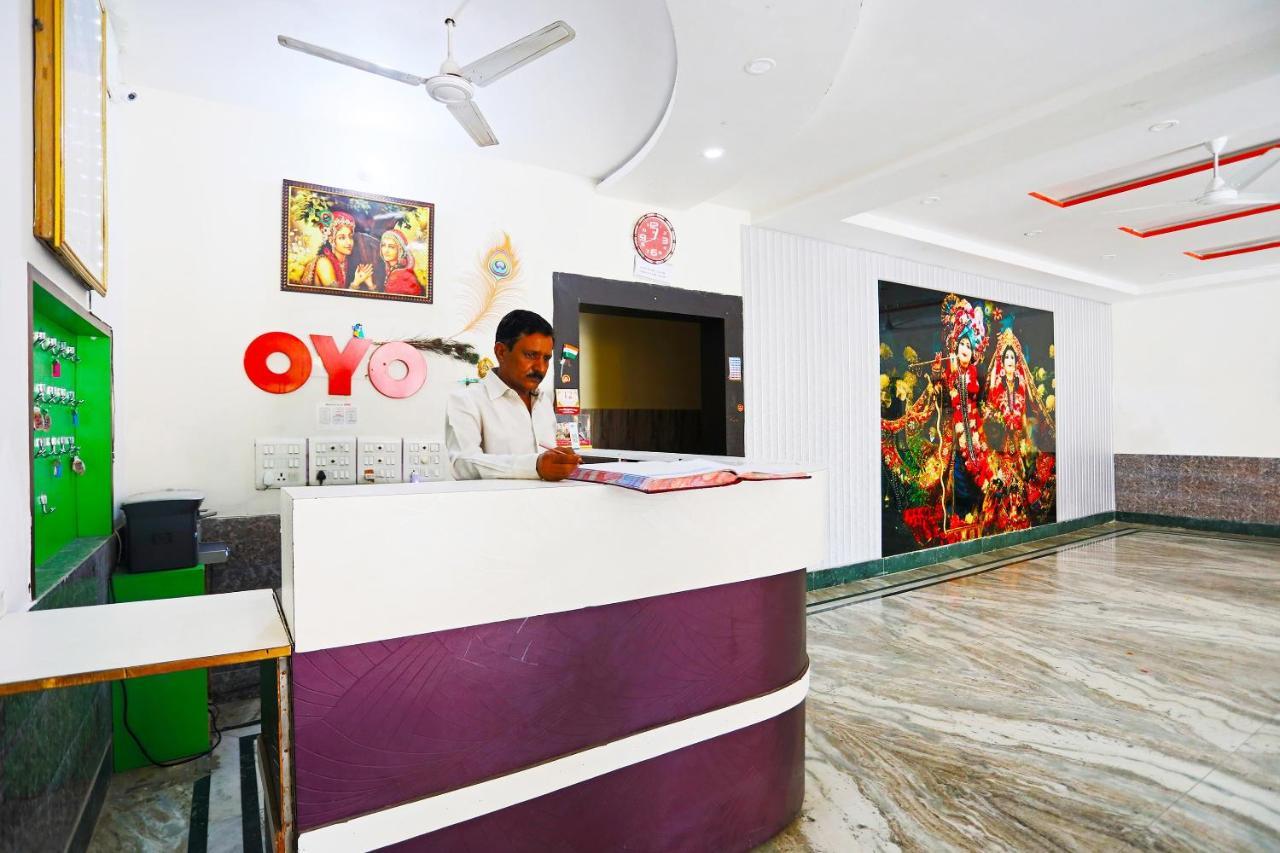 Oyo 30240 Shri Radha Palace Hotel Mathura Luaran gambar