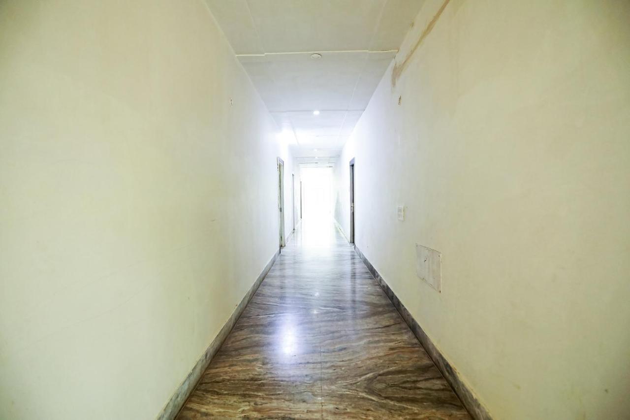Oyo 30240 Shri Radha Palace Hotel Mathura Luaran gambar