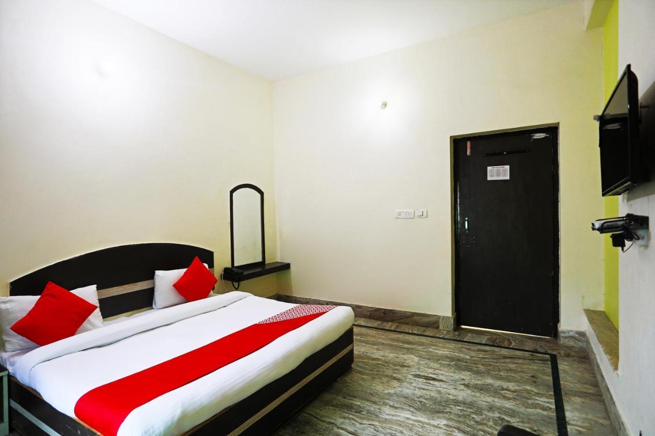 Oyo 30240 Shri Radha Palace Hotel Mathura Luaran gambar