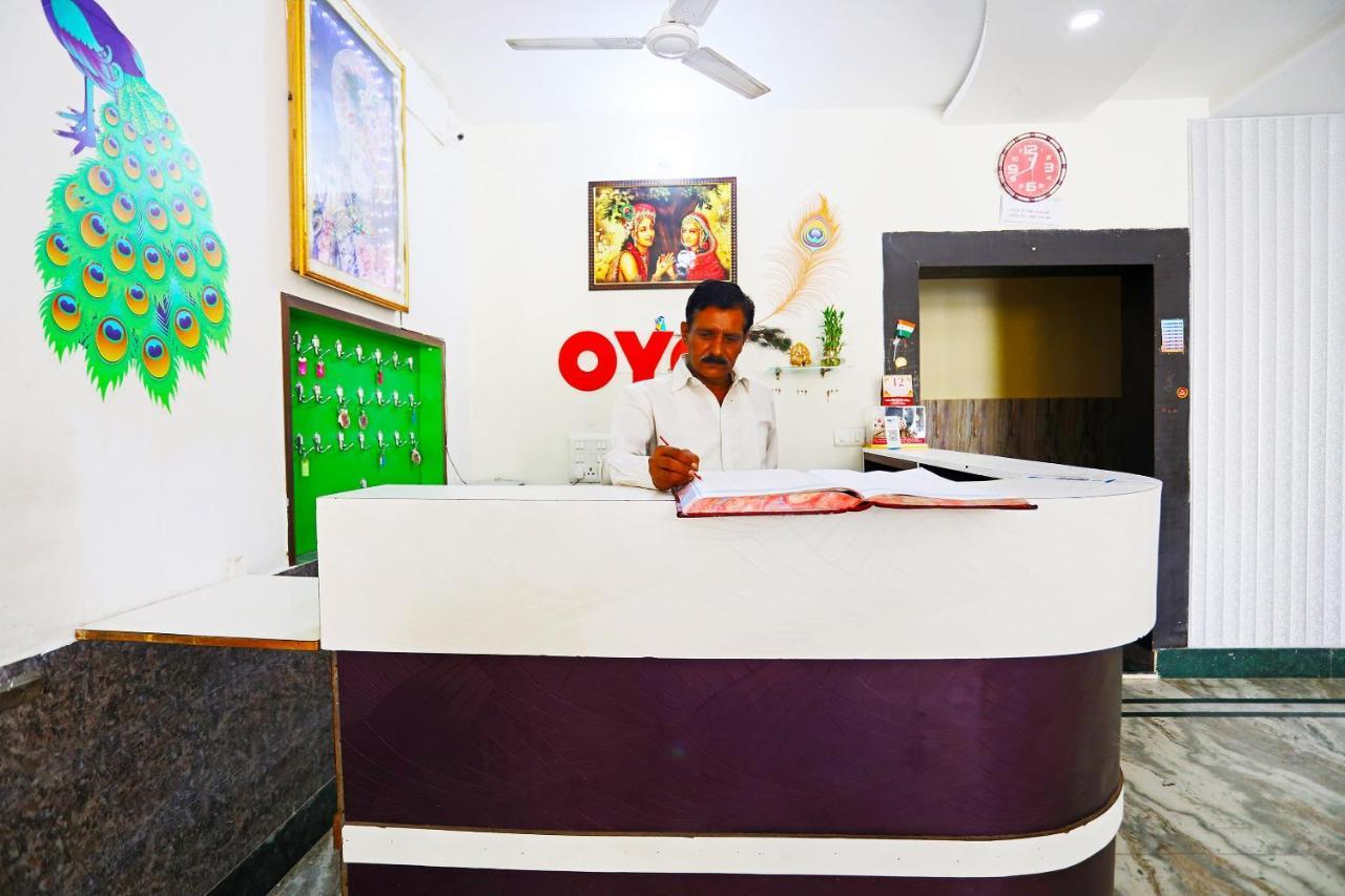 Oyo 30240 Shri Radha Palace Hotel Mathura Luaran gambar